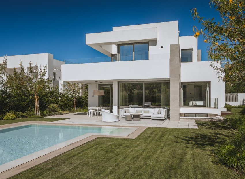 Resale - Villa - Estepoa - El Paraíso