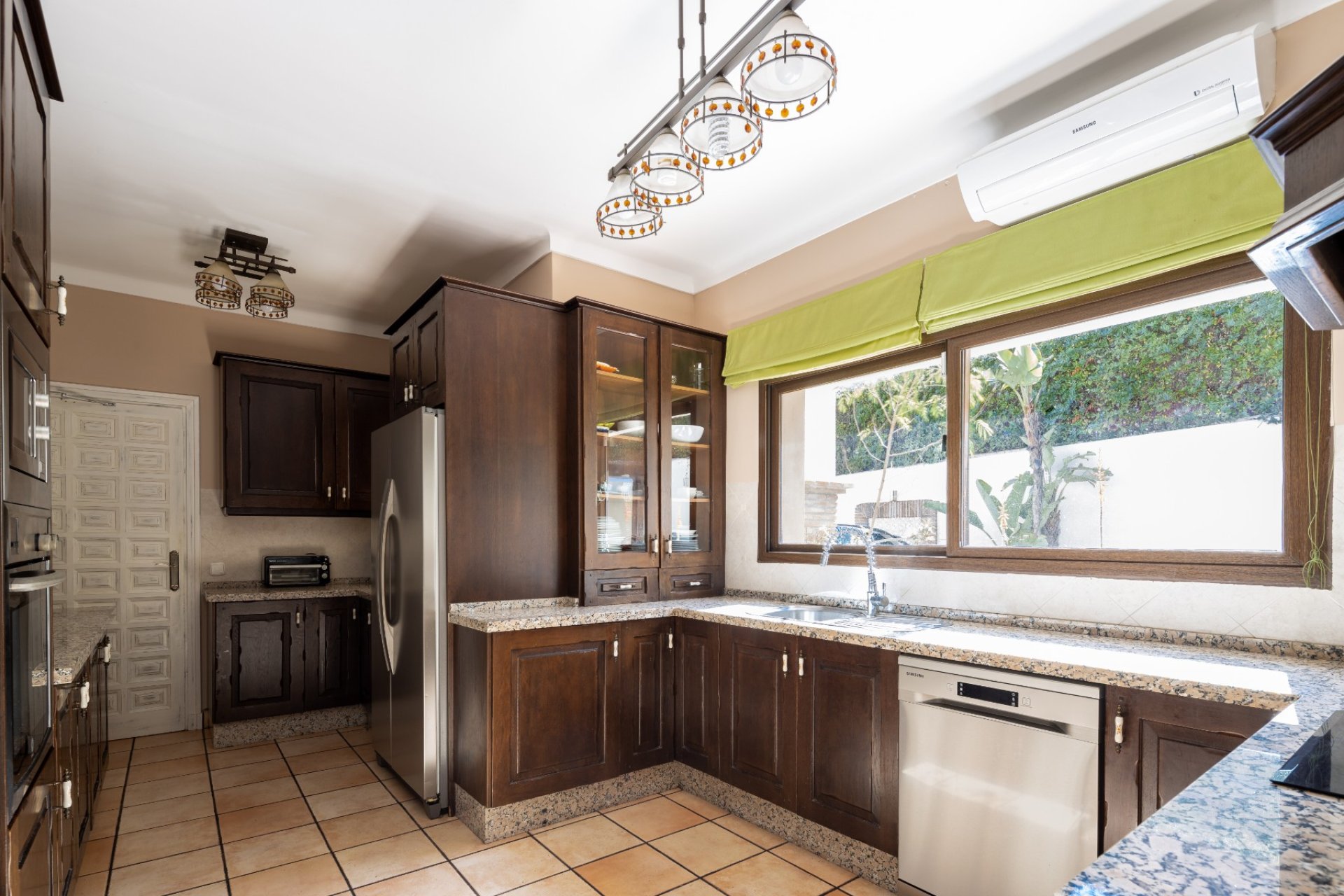 Resale - Villa - Estepoa - El Paraíso