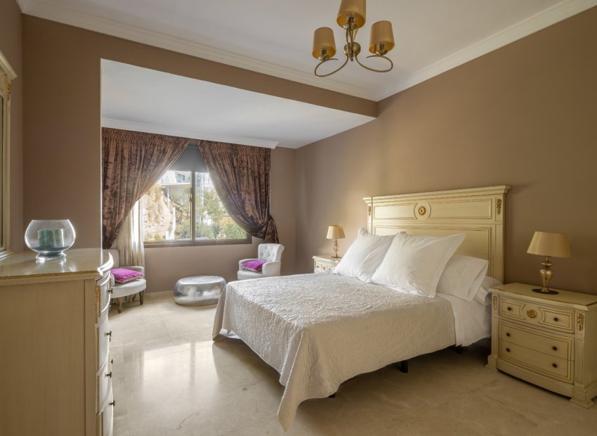 Resale - Villa - Estepoa - El Paraíso