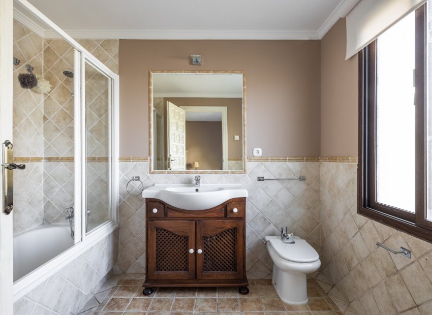 Resale - Villa - Estepoa - El Paraíso