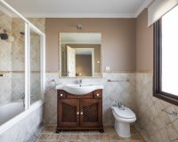 Resale - Villa - Estepoa - El Paraíso