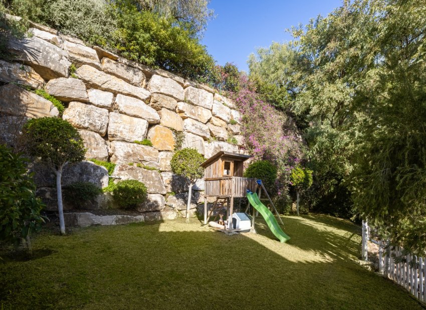 Resale - Villa - Estepoa - El Paraíso