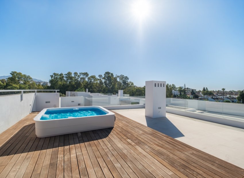 Resale - Villa - Estepoa - El Paraíso