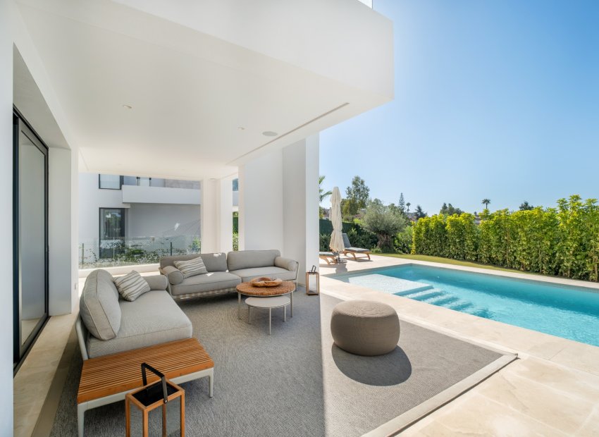 Resale - Villa - Estepoa - El Paraíso