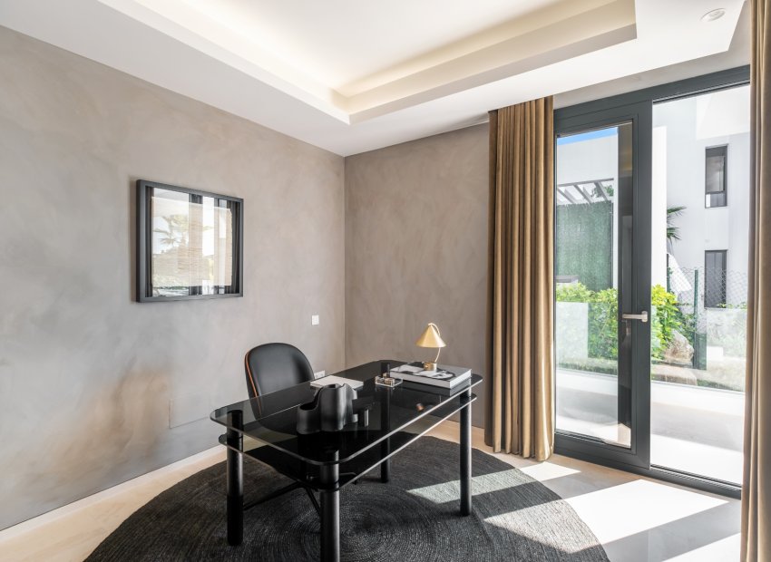 Resale - Villa - Estepoa - El Paraíso