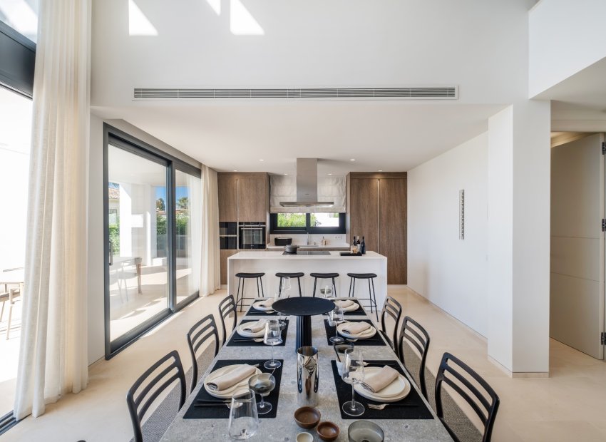 Resale - Villa - Estepoa - El Paraíso