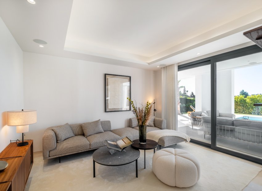 Resale - Villa - Estepoa - El Paraíso