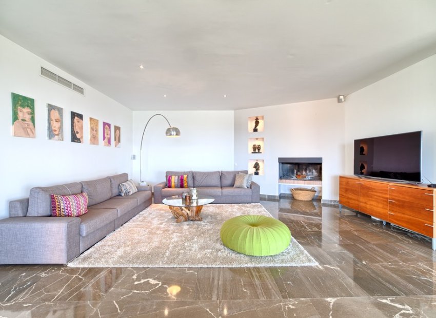 Resale - Villa - Estepoa - Los Flamingos