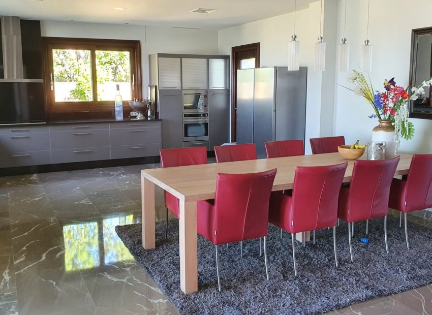 Resale - Villa - Estepoa - Los Flamingos