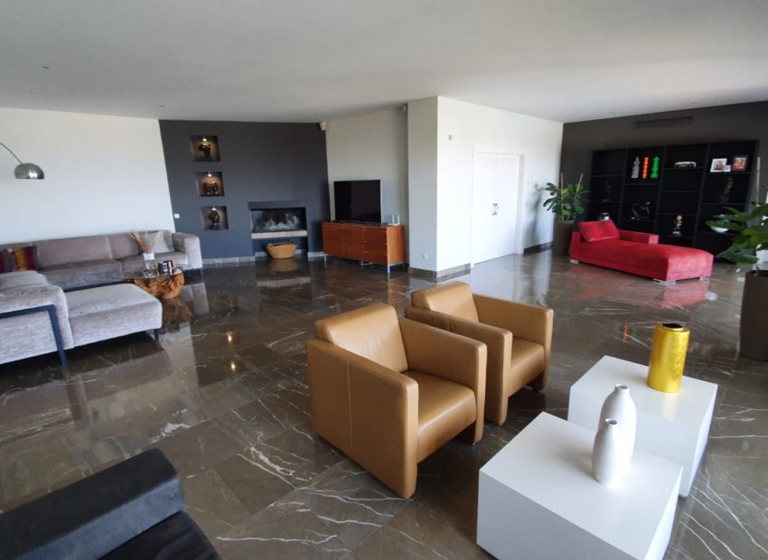 Resale - Villa - Estepoa - Los Flamingos