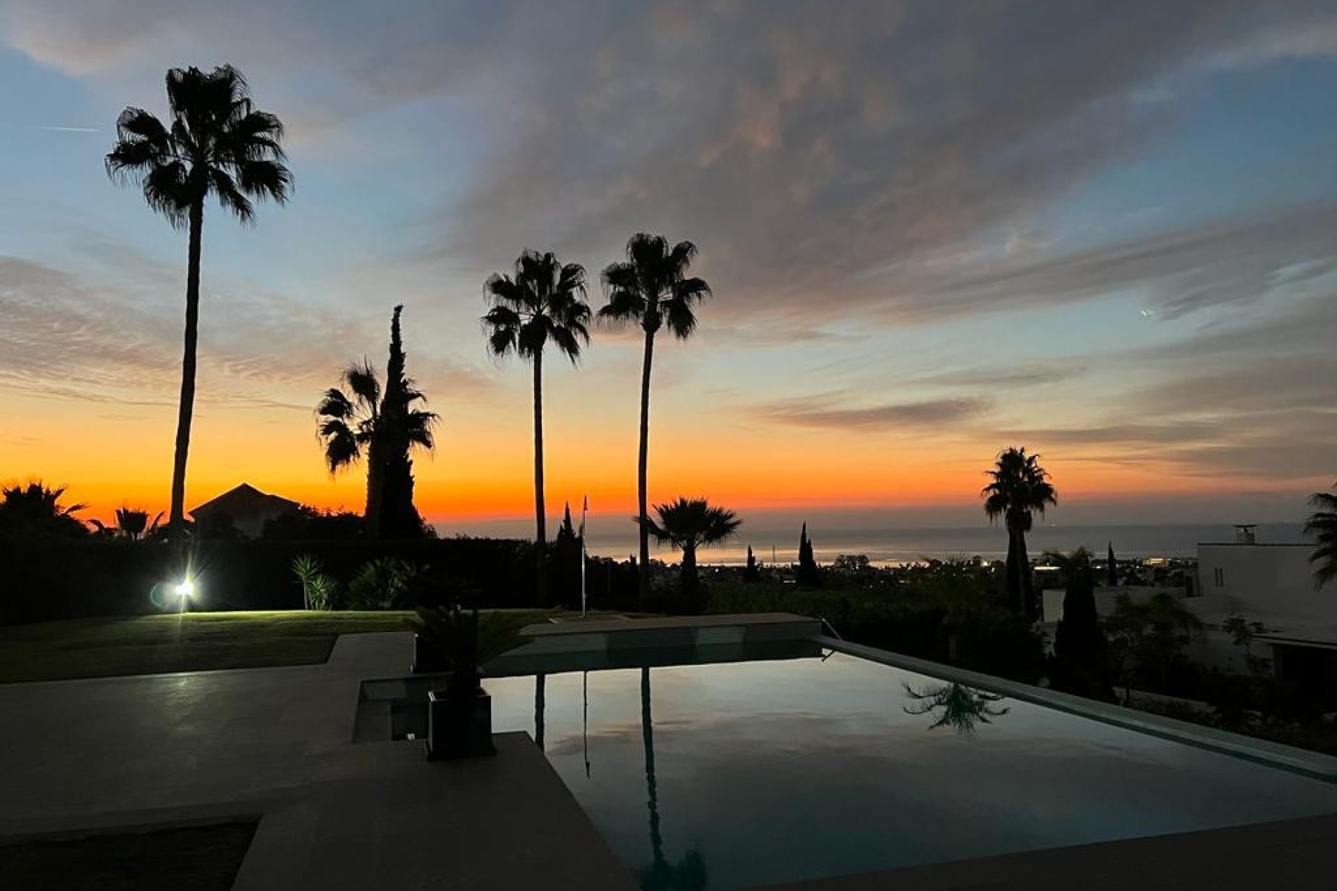 Resale - Villa - Estepoa - Los Flamingos