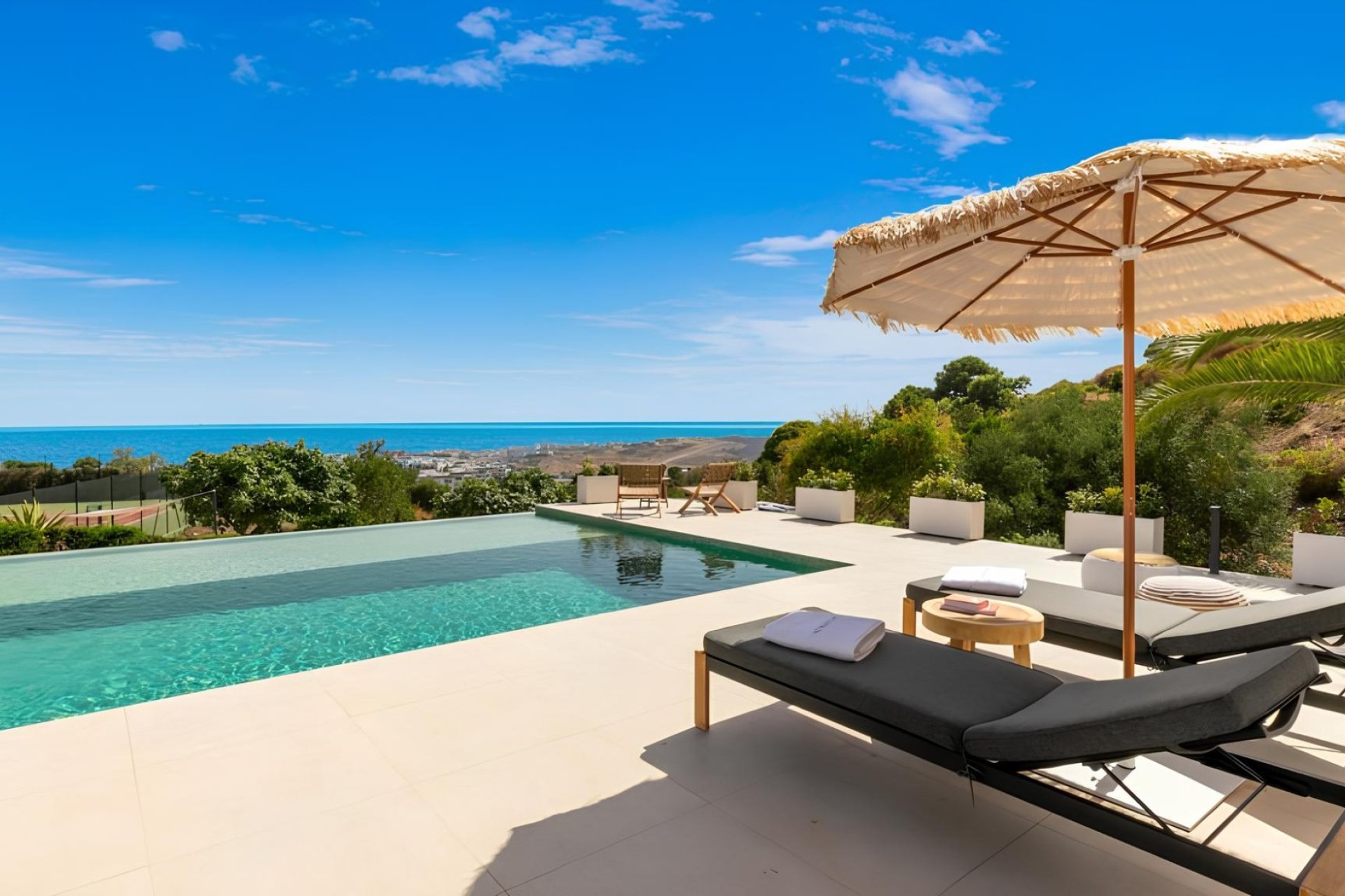 Resale - Villa - Estepoa - New Golden Mile