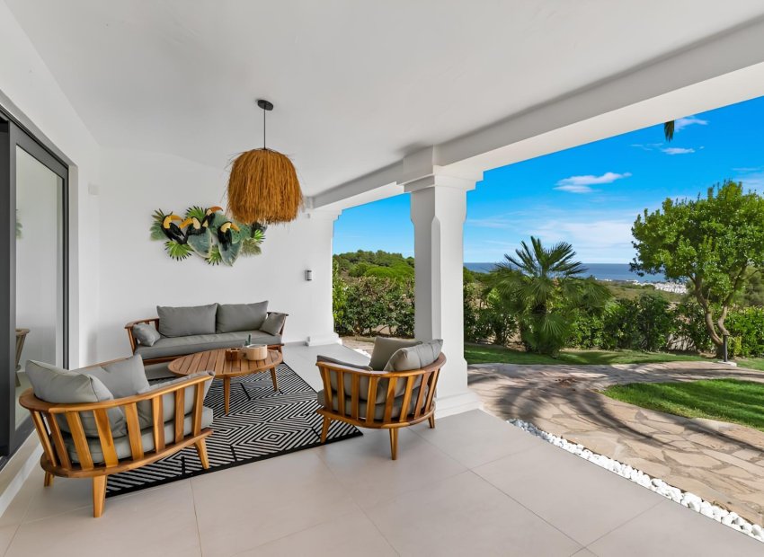 Resale - Villa - Estepoa - New Golden Mile