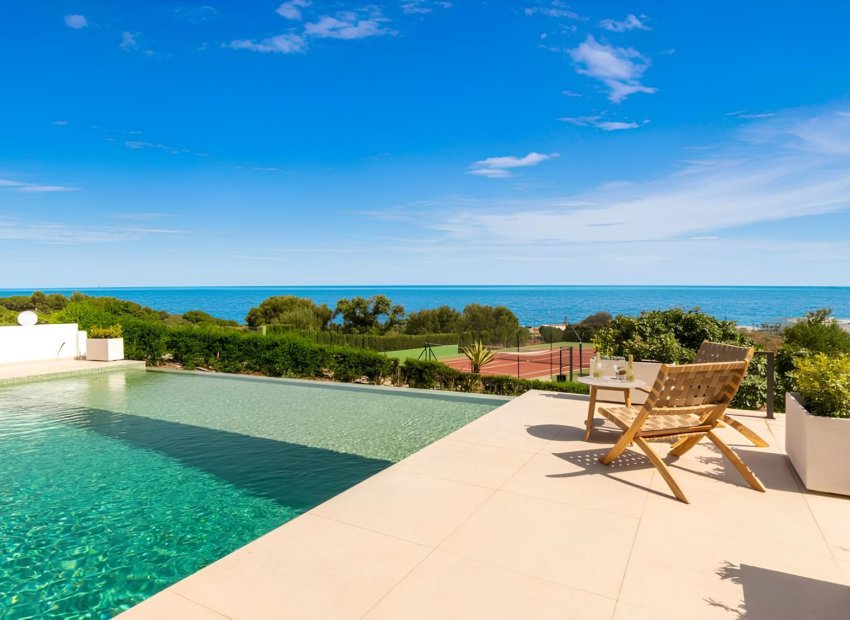 Resale - Villa - Estepoa - New Golden Mile