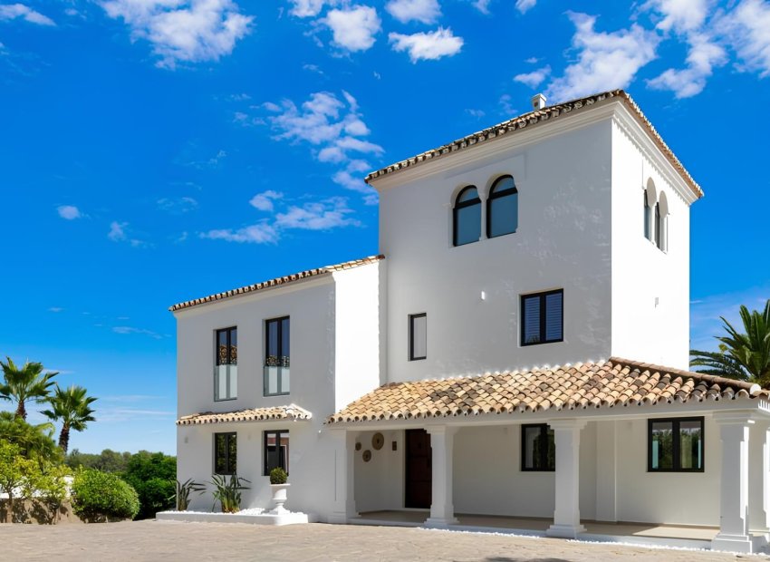 Resale - Villa - Estepoa - New Golden Mile