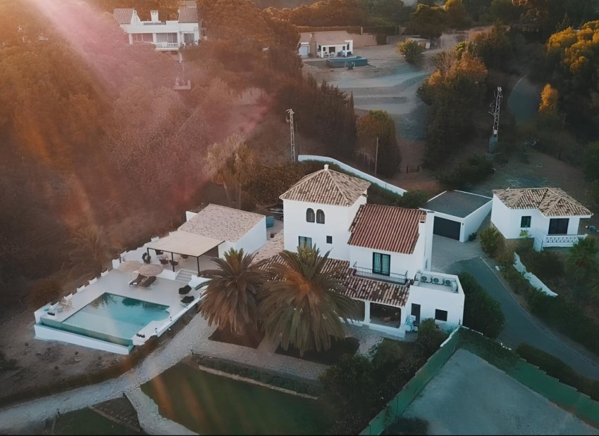 Resale - Villa - Estepoa - New Golden Mile