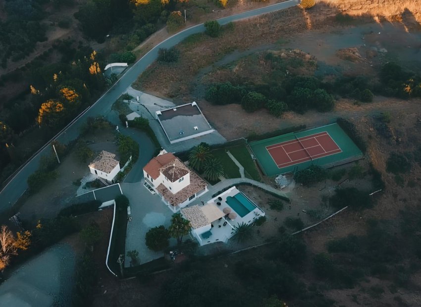 Resale - Villa - Estepoa - New Golden Mile