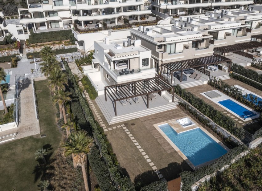 Resale - Villa - Estepoa - New Golden Mile