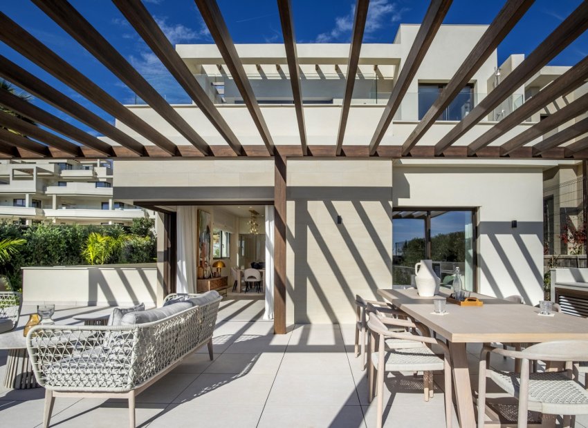 Resale - Villa - Estepoa - New Golden Mile