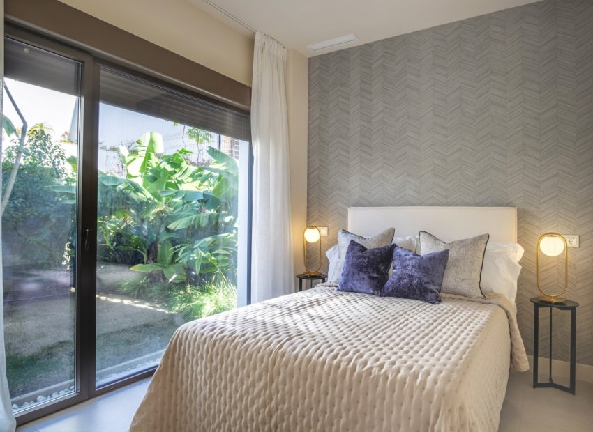 Resale - Villa - Estepoa - New Golden Mile