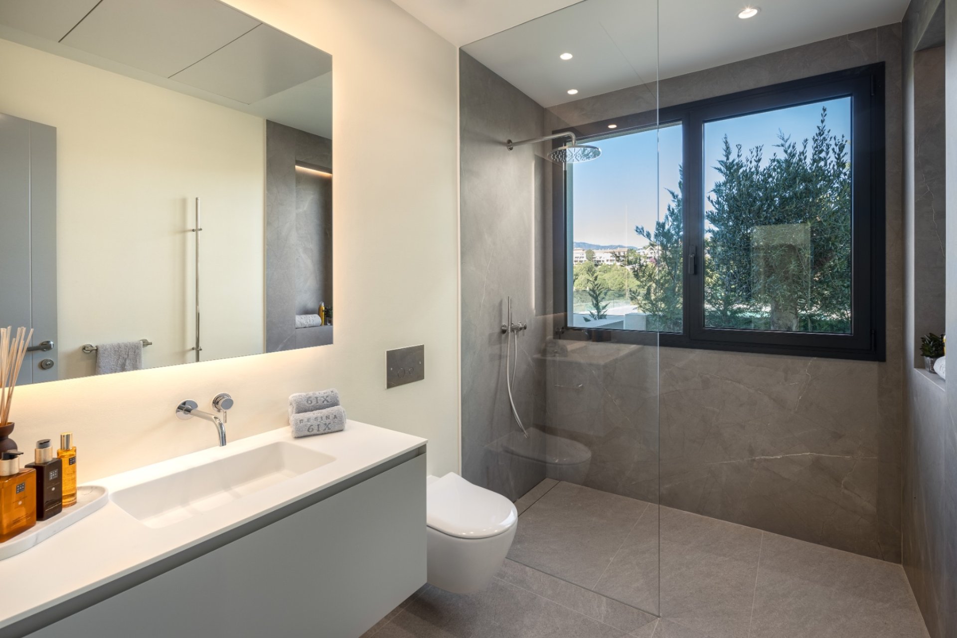 Resale - Villa - Estepoa - Selwo