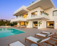 Resale - Villa - Estepoa - Selwo