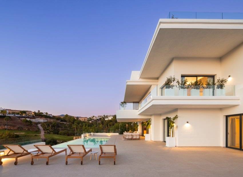 Resale - Villa - Estepoa - Selwo