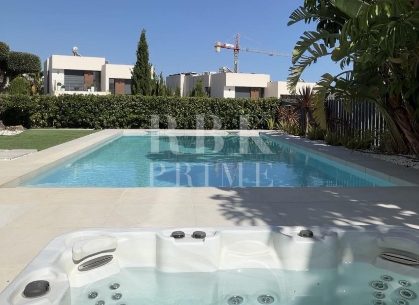 Resale - Villa - Finestrat