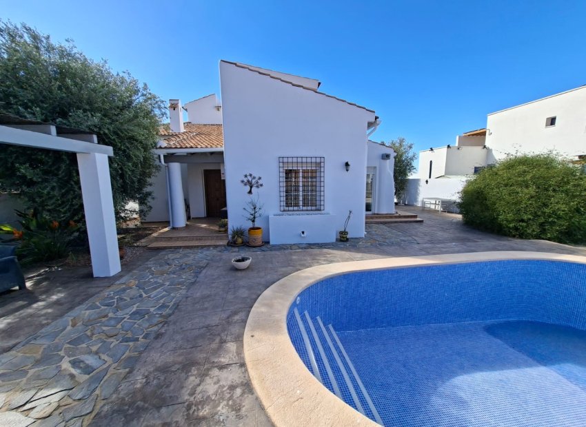 Resale - Villa - Fortuna - Urbanizacion Las Kalendas