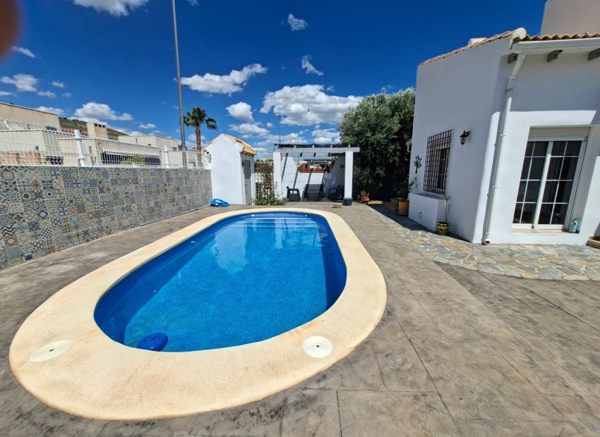 Resale - Villa - Fortuna - Urbanizacion Las Kalendas