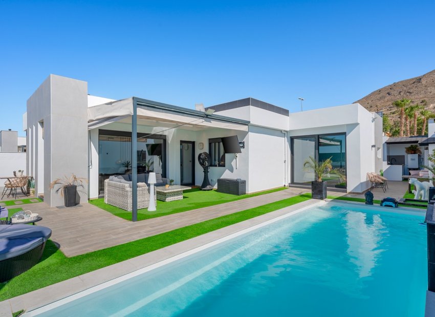 Resale - Villa - Fortuna - Urbanizacion Las Kalendas