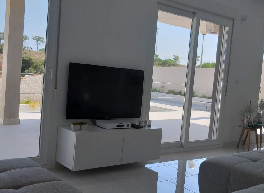 Resale - Villa - Gran Alacant