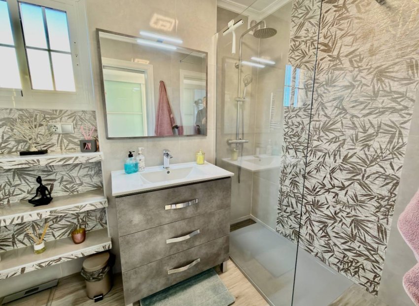 Resale - Villa - Guardamar del Segura - El Raso