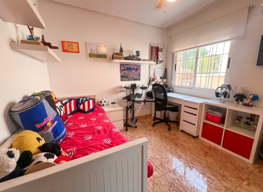 Resale - Villa - Guardamar del Segura - El Raso