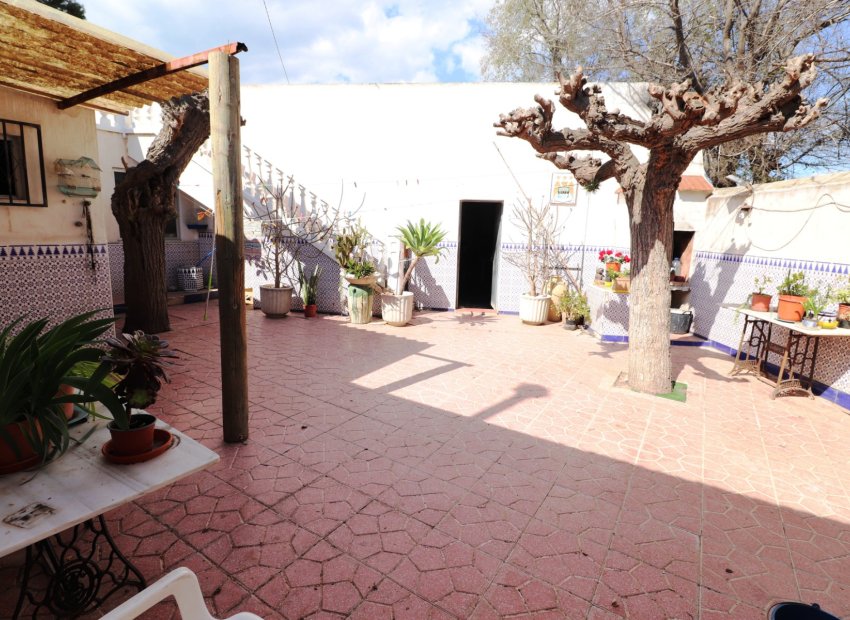 Resale - Villa - Heredades - Heradades