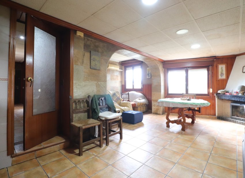 Resale - Villa - Heredades - Heredades - Village