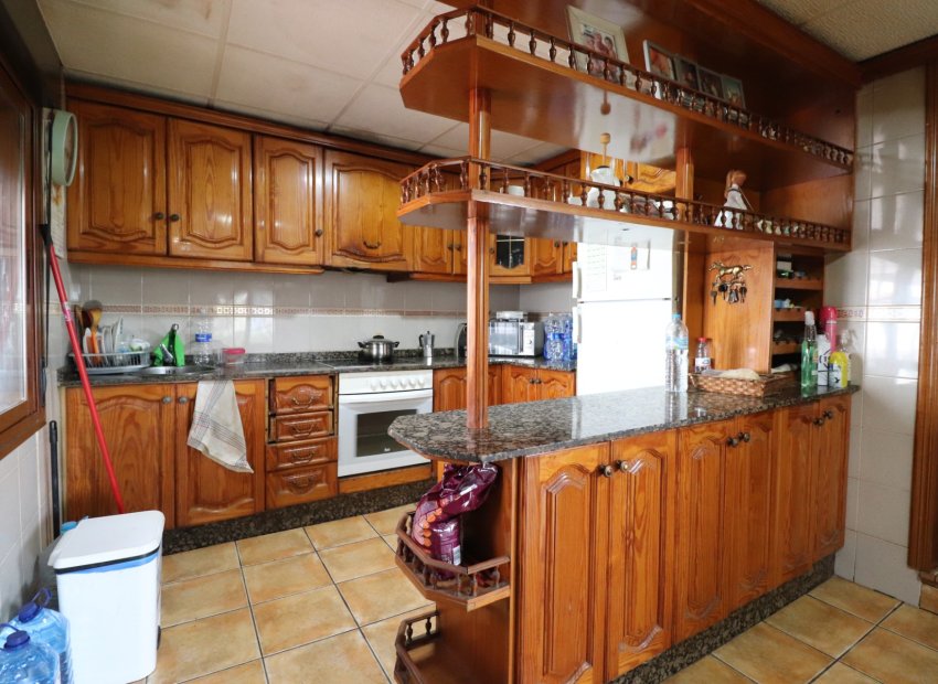 Resale - Villa - Heredades - Heredades - Village