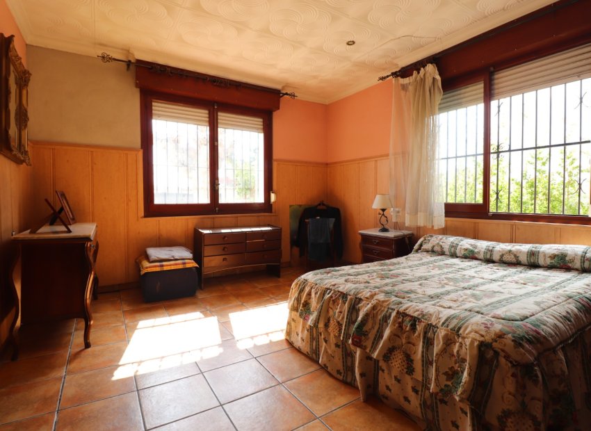 Resale - Villa - Heredades - Heredades - Village