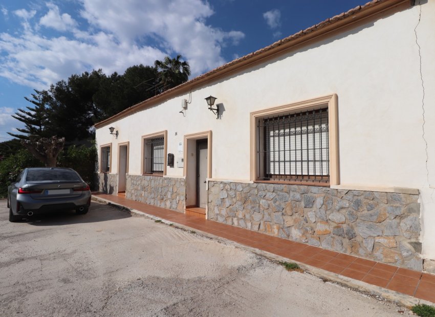 Resale - Villa - Heredades - Heredades - Village