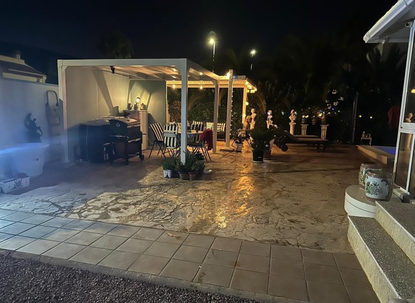 Resale - Villa - Hondón de las Nieves - Urbaniz La Montañosa