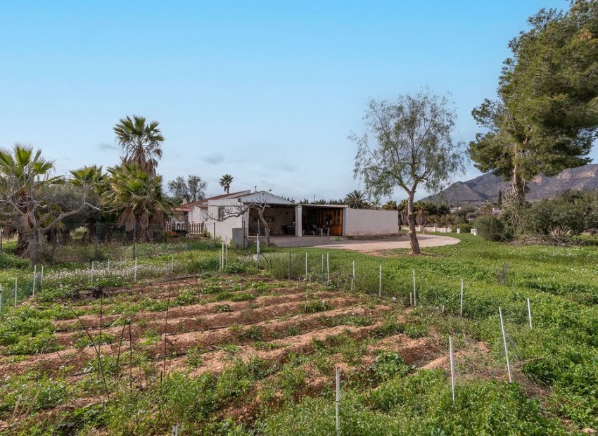 Resale - Villa - Hondón de las Nieves