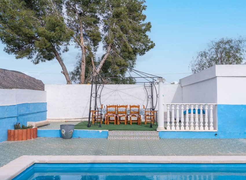 Resale - Villa - Hondón de las Nieves