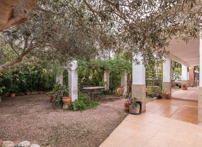 Resale - Villa - Hondón de las Nieves