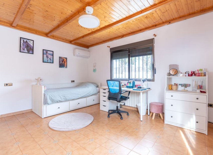 Resale - Villa - Hondón de las Nieves