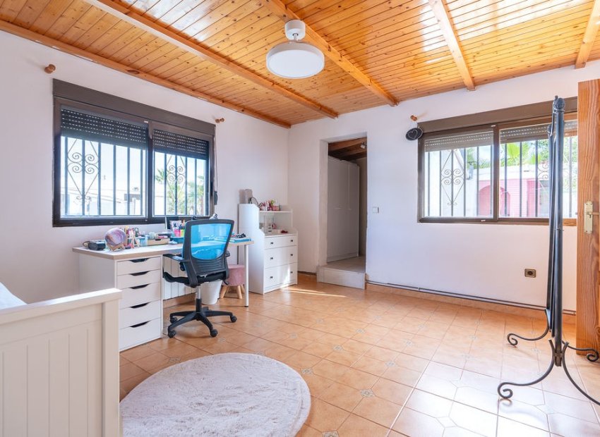 Resale - Villa - Hondón de las Nieves