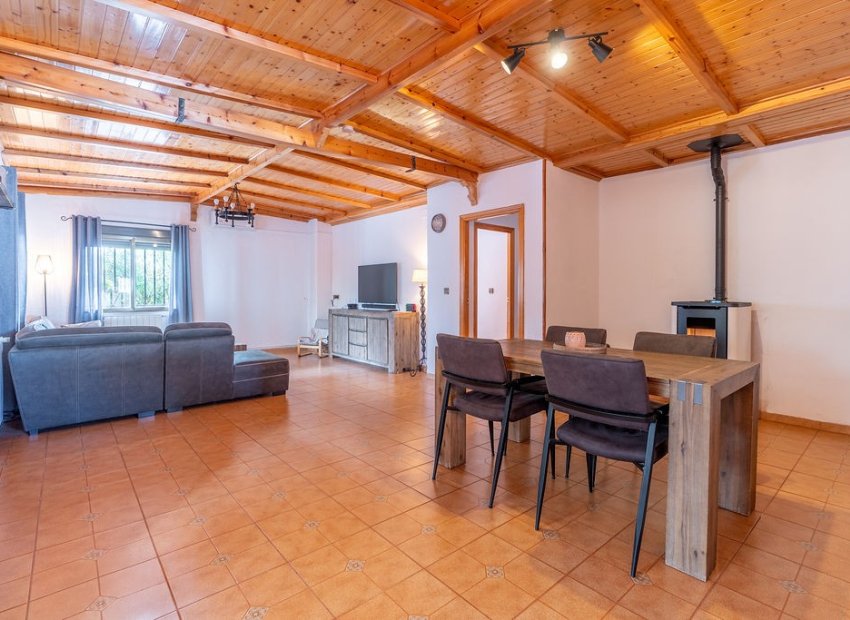 Resale - Villa - Hondón de las Nieves