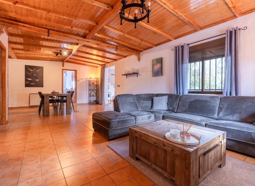 Resale - Villa - Hondón de las Nieves