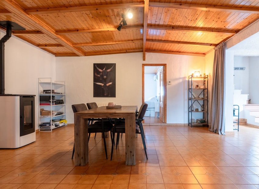 Resale - Villa - Hondón de las Nieves