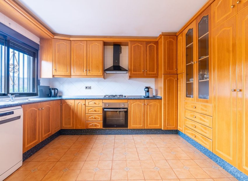 Resale - Villa - Hondón de las Nieves