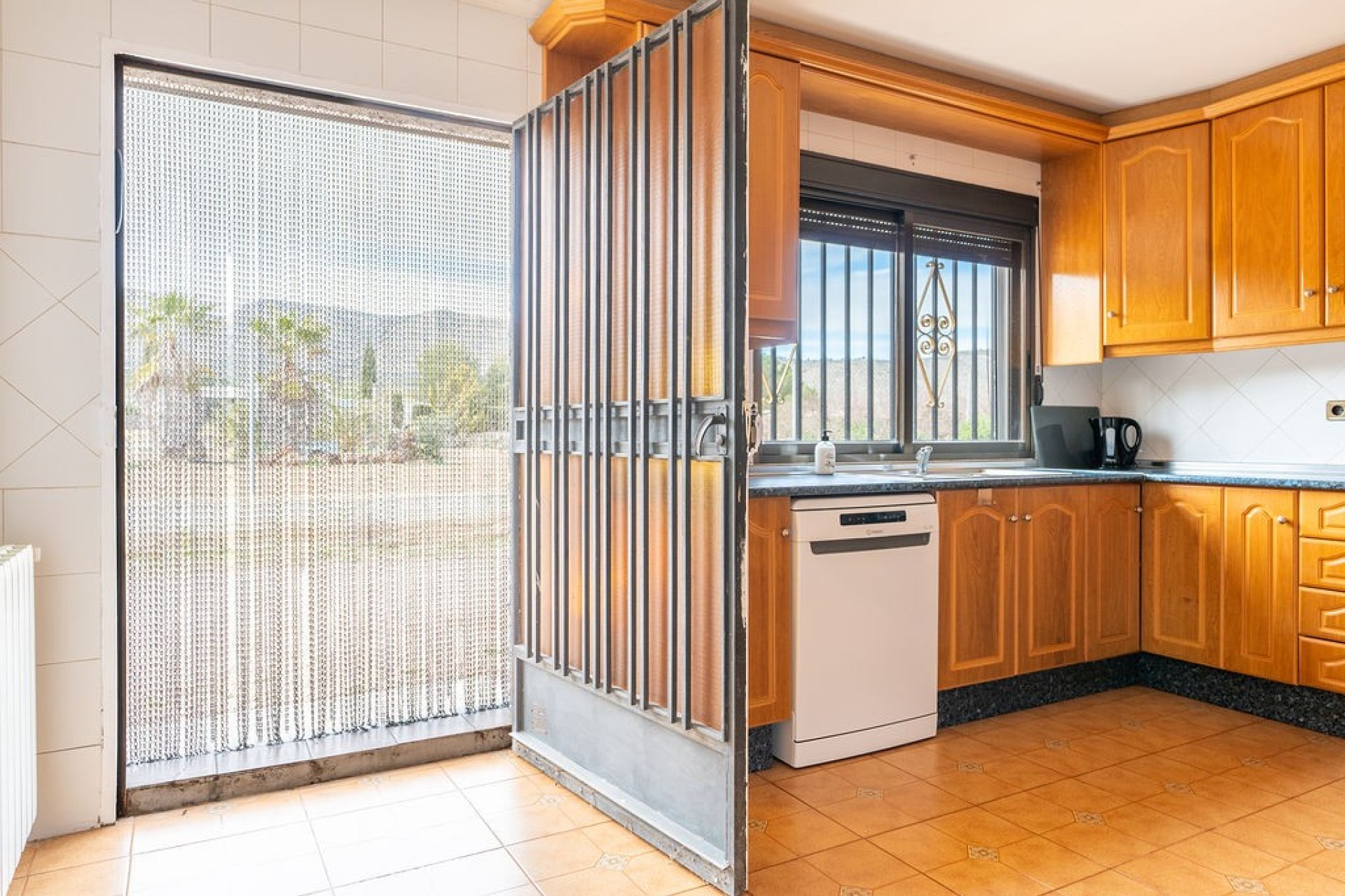 Resale - Villa - Hondón de las Nieves